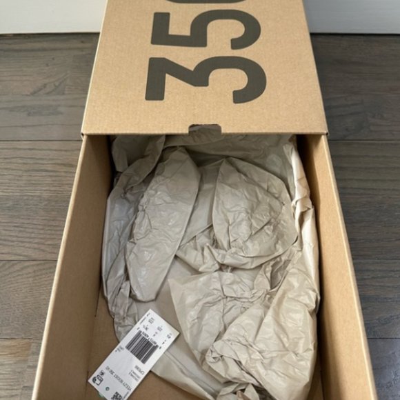 adidas Yeezy Boost 350 V2 Cream/Triple White - Picture 3 of 11